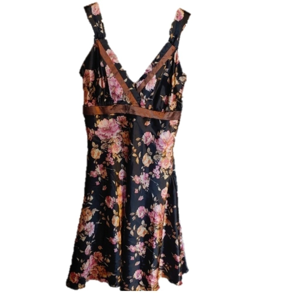 Romy Satin Floral Dress Size L - V-Neck Pink Flowers